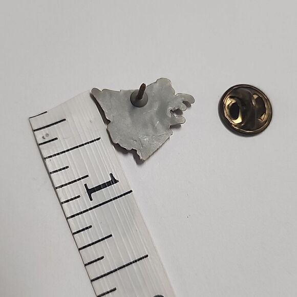 1984 Kentucky KY Derby Festival Plastic Pegasus Pin - Picture 4 of 4